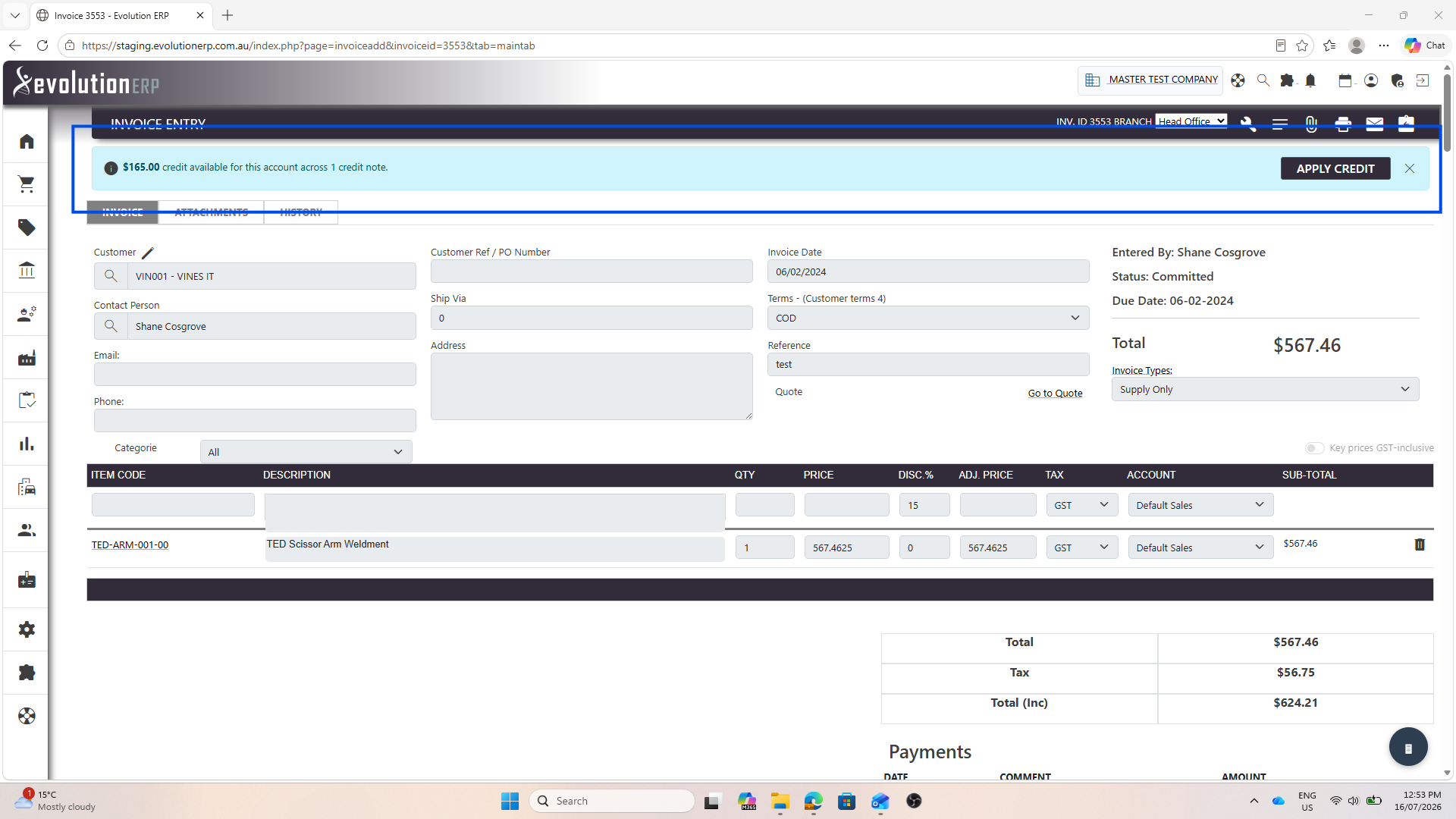 The available-credit banner and Apply Credit panel shown on an invoice for a customer who has open credit.
